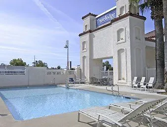 Travelodge By Wyndham Redding Ca 