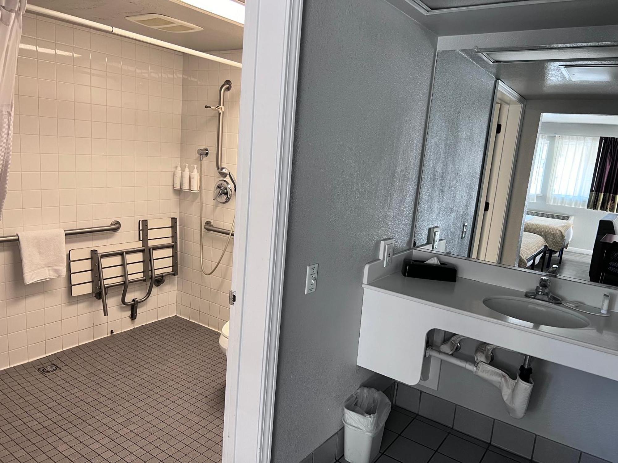 Travelodge By Wyndham Ca Redding