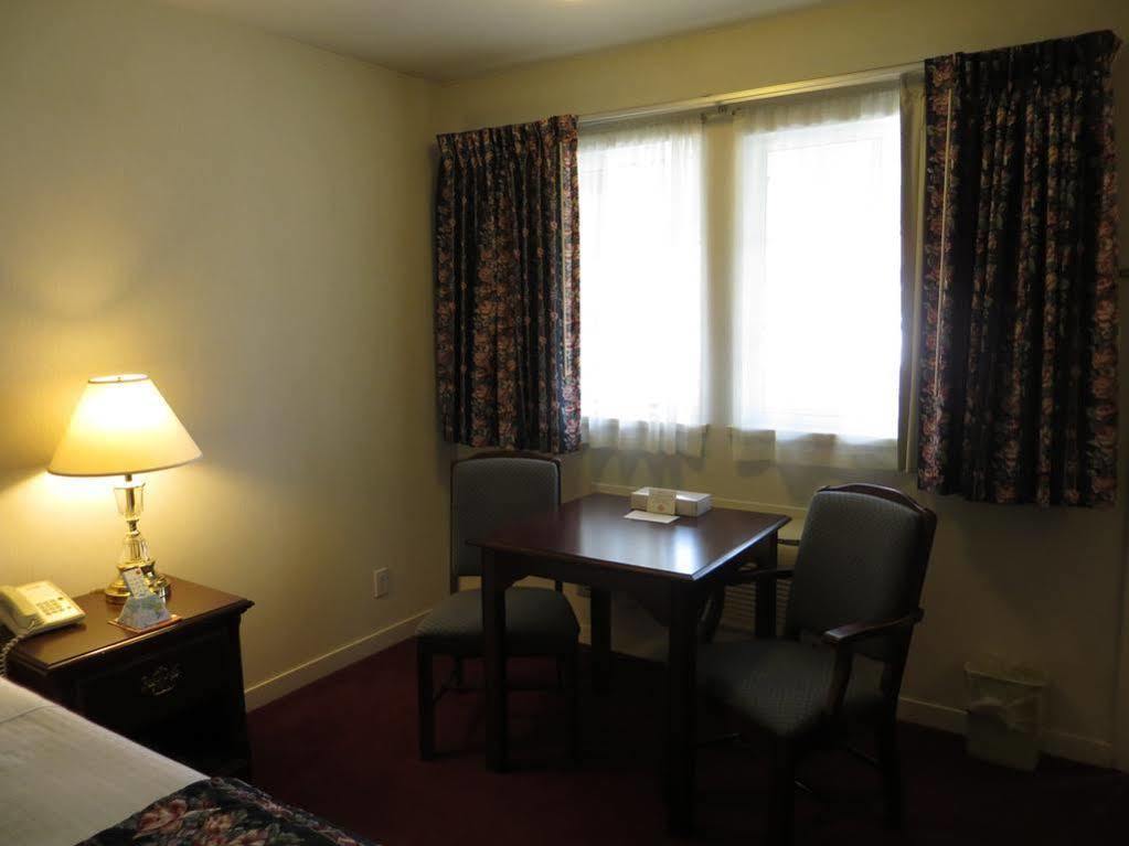 Travelodge By Wyndham Ca Redding